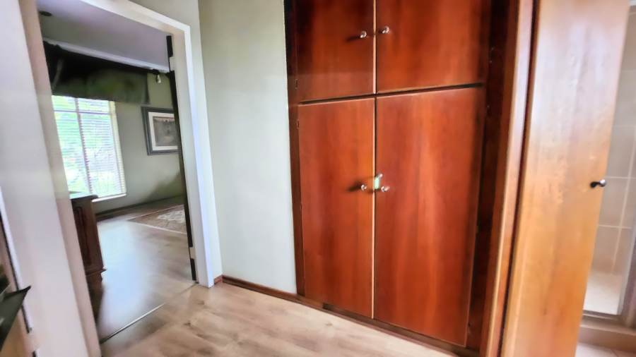 5 Bedroom Property for Sale in Doringkruin North West